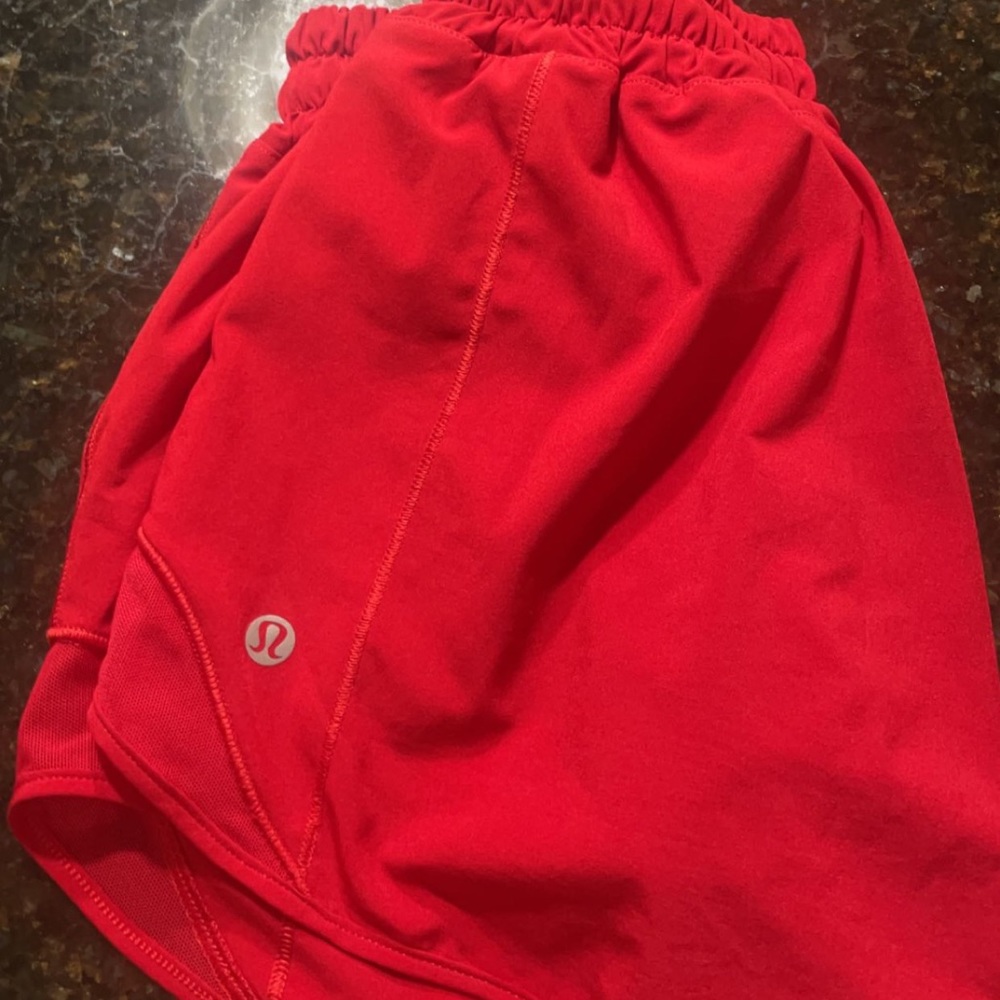 red lululemon hotty hot shorts